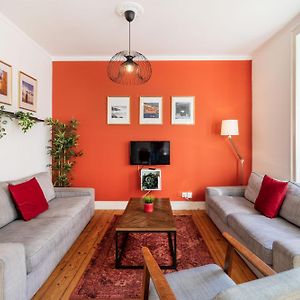 Superior Appartement met Vijf Slaapkamers op de Tweede Verdieping